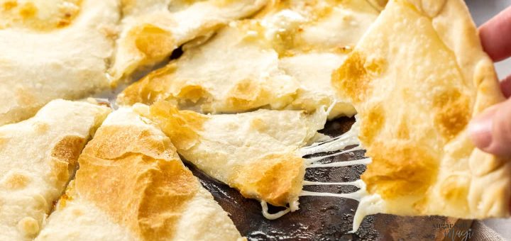 Focaccia col formaggio di Recco: la ricetta tradizionale passo passo