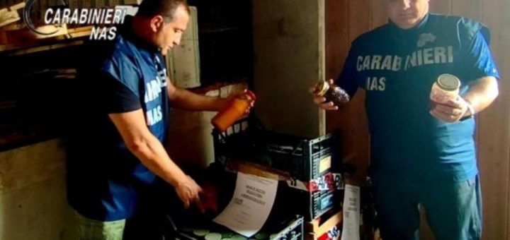 Botulino, blitz dei Nas: stop a conserve e succhi irregolari per 700 chili