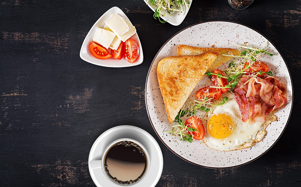 English breakfast: perché il bacon fa male al cuore e le uova no