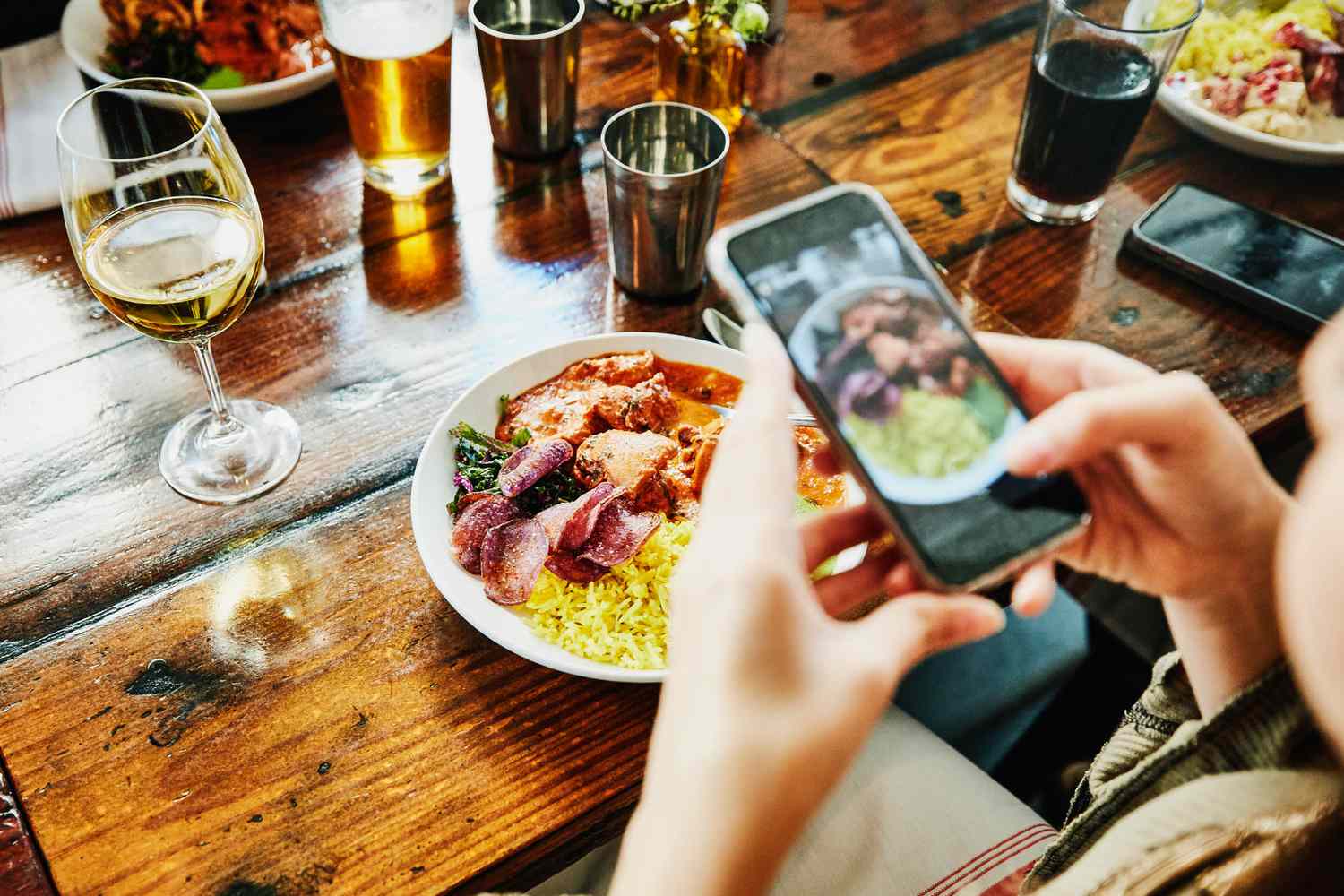 Non riesci a smettere di pensare al cibo? Scopri cos’è il Food Noise