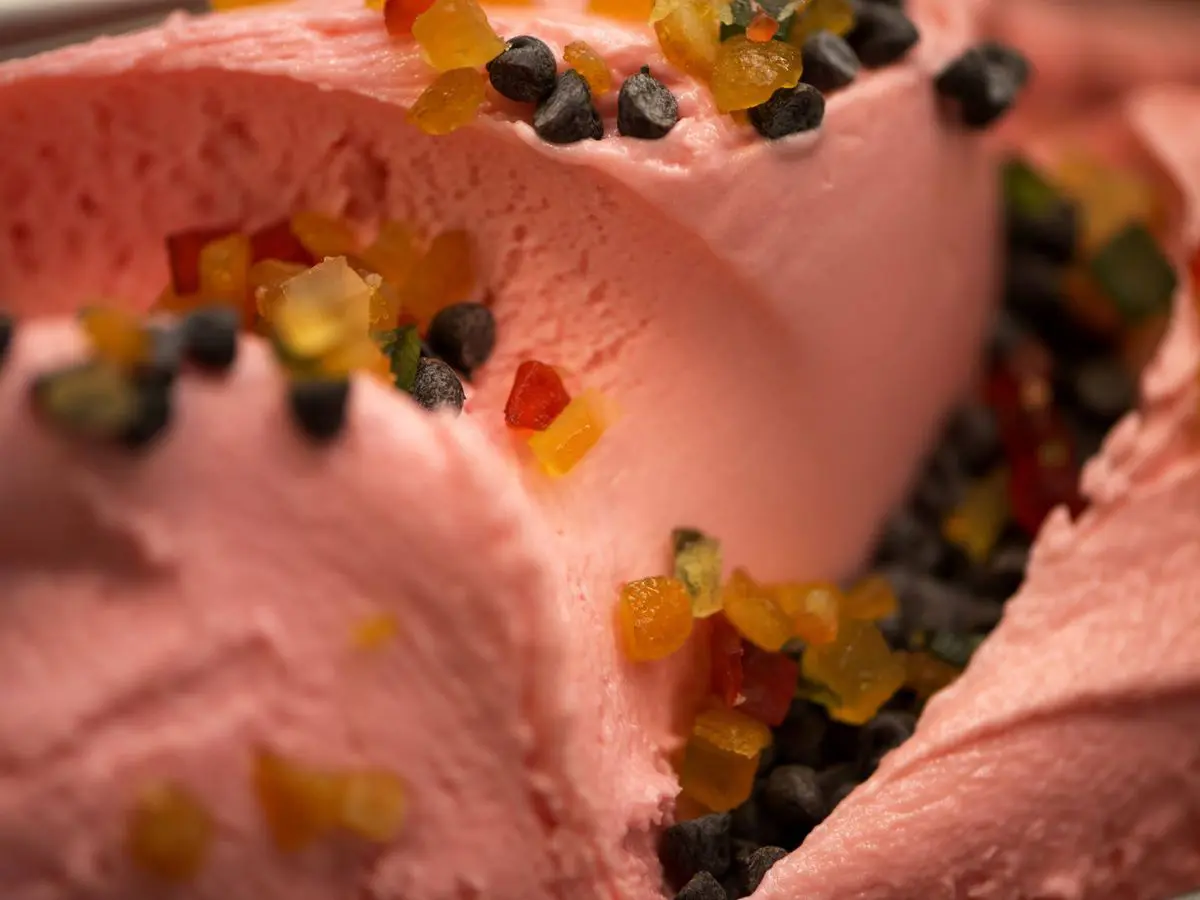 Che cos’è la Crema Reggina: l’iconico gelato rosa di Reggio Calabria