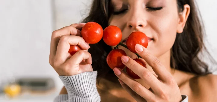 Pomodori ogni giorno: benefici, rischi e consigli per un consumo equilibrato