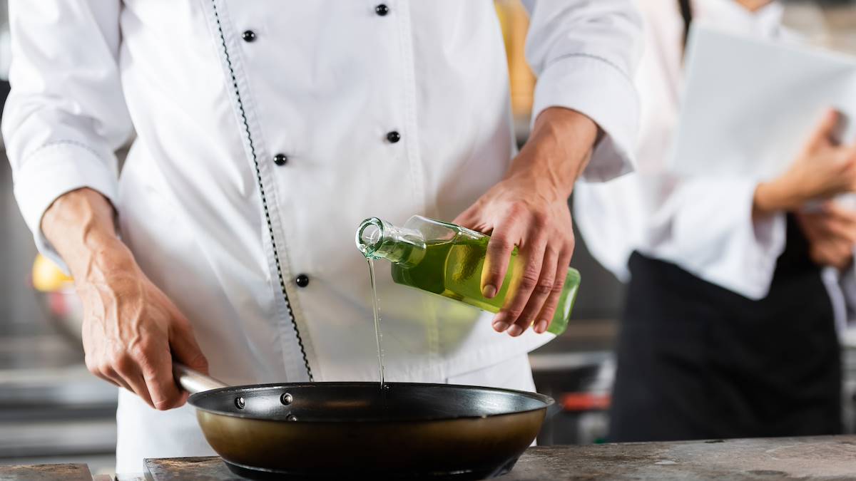 Olio da cucina e cancro alla prostata: lo studio che apre nuove prospettive
