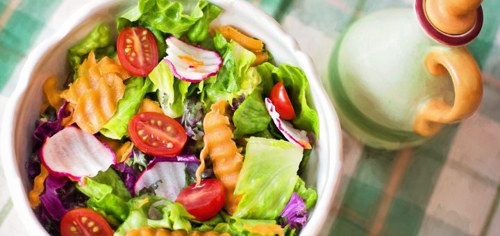 Alimenti utili per ammorbidire le feci e migliorare la regolarità intestinale